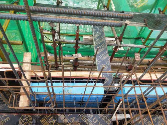 内置钢丝网架保温板施工现场实录 从材料进场到墙体成型的全流程解析